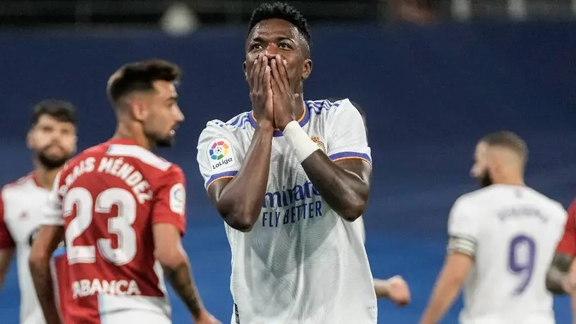 Real Madrid: Vinicius Jr tendría romance con Kenia Os
