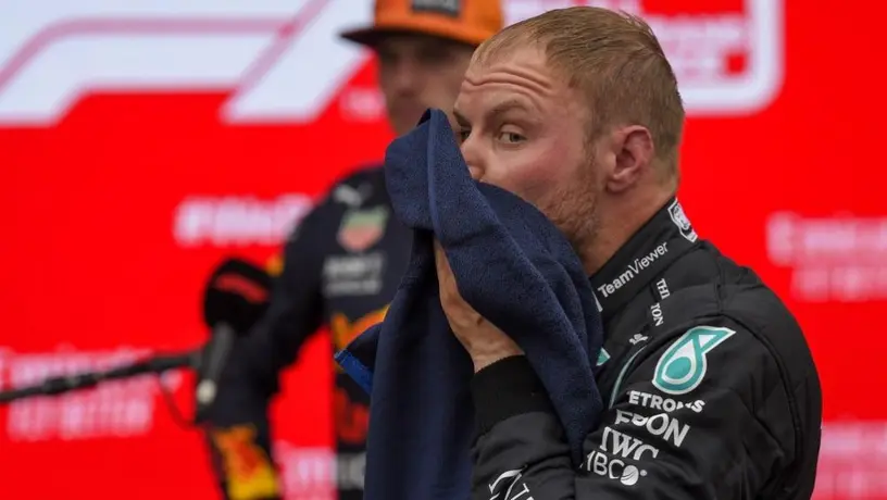 Valtteri Bottas explotó en contra de su equipo: '¿Por qué mier.. no me escuchan?'