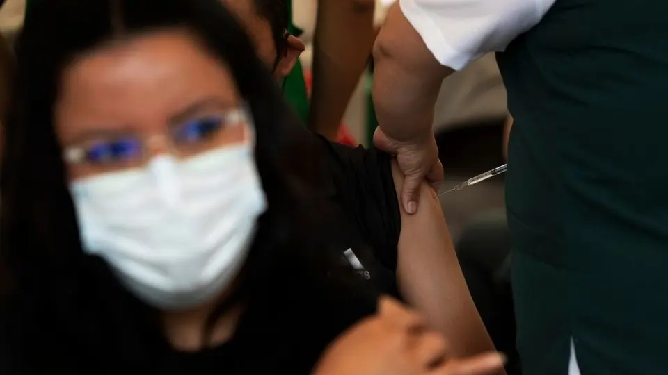 Covid-19: México iniciará envío de vacunas tras demoras de tres meses