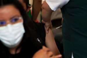 Covid-19: México iniciará envío de vacunas tras demoras de tres meses
