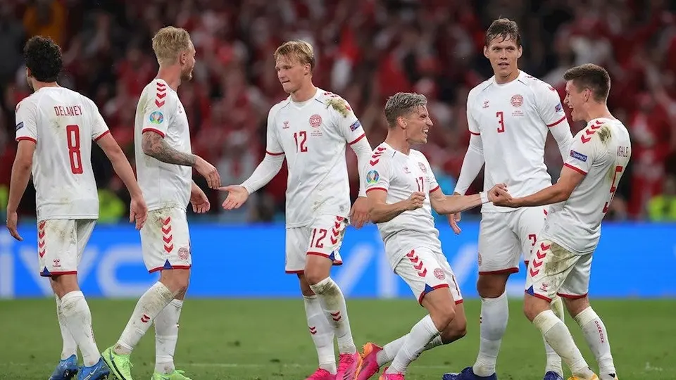 Eurocopa: Dinamarca goleó a Rusia y amarró boleto a Octavos de Final
