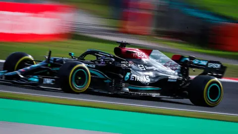 Lewis Hamilton, el más rápido en pruebas libres del GP de Turquía, sancionado con 10 puestos