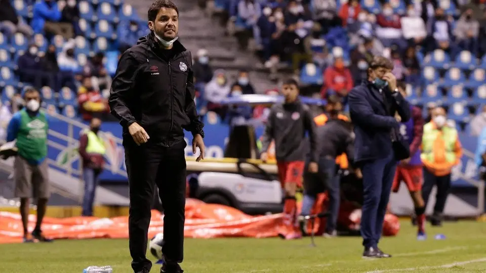 Puebla vs Chivas: El choque de los técnicos más jóvenes del futbol mexicano