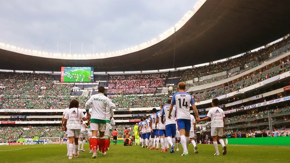 Exjugadores de EE.UU. explican lo complicado qué es jugar en el Azteca
