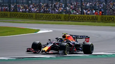 Checo Pérez: Arrancará último en el GP de Gran Bretaña tras grave error