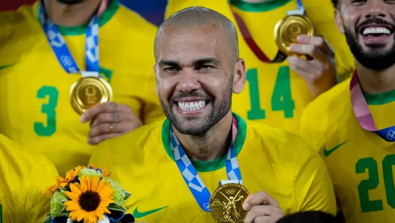 Dani Alves: Consiguió su título 44 al haber ganado la medalla de oro en Tokio 2020