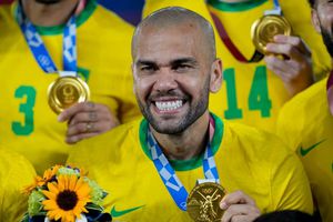 Dani Alves: Consiguió su título 44 al haber ganado la medalla de oro en Tokio 2020
