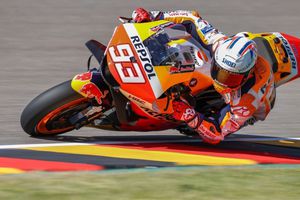 Video: Marc Márquez sufrió aparatoso accidente en el entrenamiento del GP de Holanda