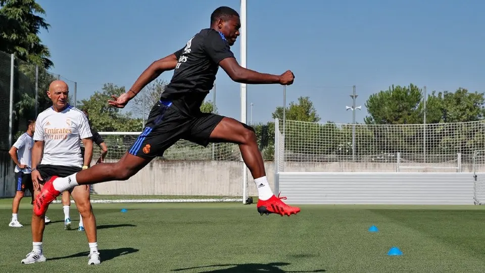 Real Madrid: David Alaba dio positivo por Covid-19