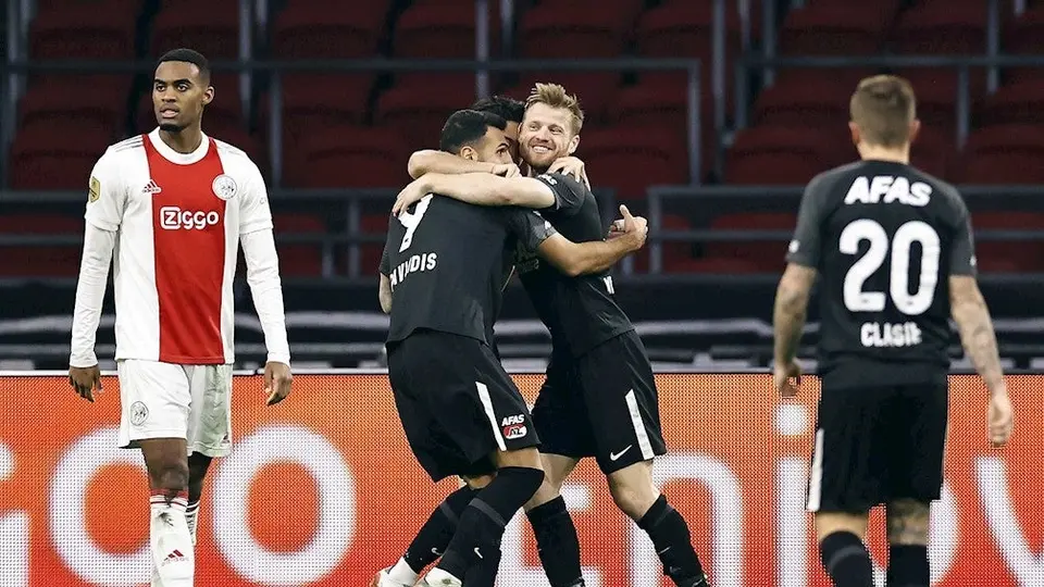 Edson Álvarez: Ajax cayó ante el AZ Alkmaar y puso en riesgo el liderato