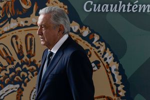 AMLO: Dio su mañanera desde su camioneta por bloqueos de maestros de la CNTE