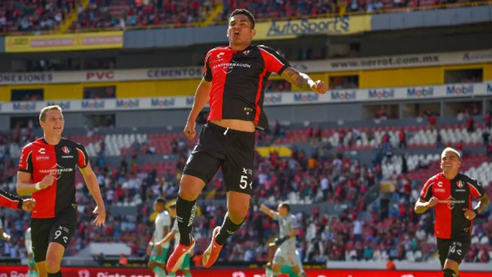 Atlas: Anderson Santamaría renovó contrato con los Zorros hasta 2025