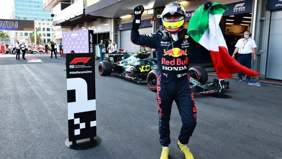 Checo Pérez sobre su victoria en el GP Azerbaiyán: 'Es una locura, estoy muy contento'