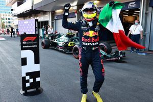 Checo Pérez sobre su victoria en el GP Azerbaiyán: 'Es una locura, estoy muy contento'