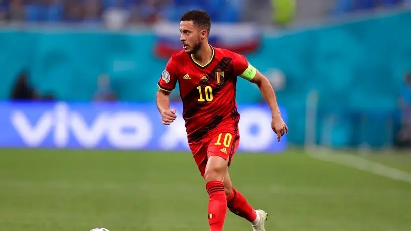 Yaya Touré elogió a Hazard por la forma en la que usa su trasero para jugar