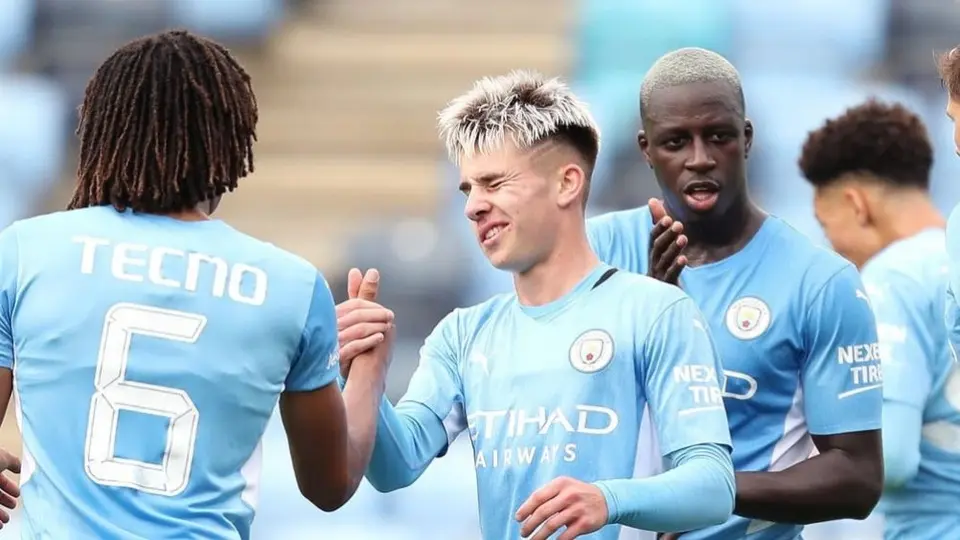 Manchester City: Derrotó con facilidad al Barnsley con un juvenil ataque