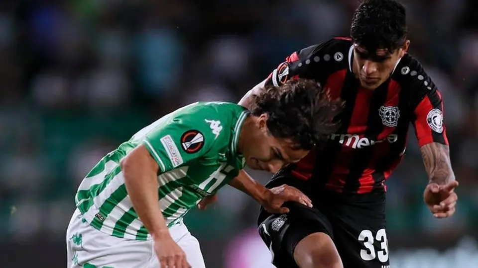 Diego Lainez: El mexicano regresó con Betis en empate ante Bayer Leverkusen