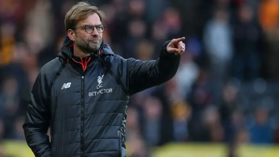 Klopp mostró su apoyo a joven aficionado con cáncer terminal: 'Nunca caminarás solo'