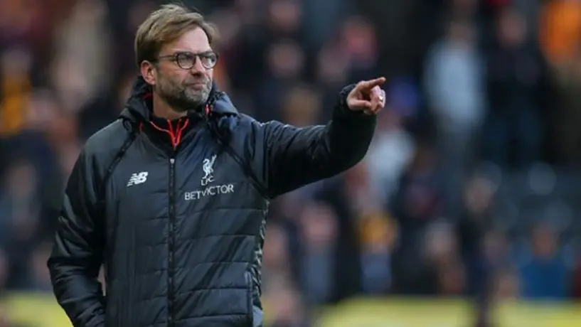 Klopp mostró su apoyo a joven aficionado con cáncer terminal: 'Nunca caminarás solo'