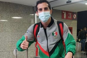 Tokio 2020: Rommel Pacheco puso a prueba cama de cartón con clavado