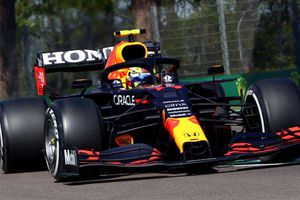 Checo Pérez: Protagonizó choque con Esteban Ocon en la P1 del GP Emilia Romaña