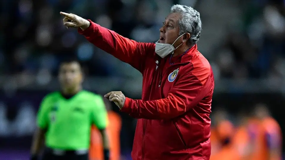 Chivas: ¿Qué cambios hizo Vucetich para enfrentar a Cruz Azul?