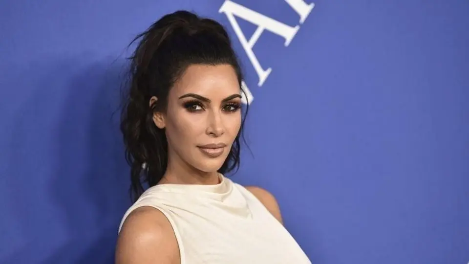 Kim Kardashian y Leeds United ayudaron a transportar a Londres a equipo juvenil femenino afgano
