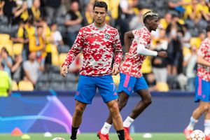 Cristiano Ronaldo regaló su playera a guardia de seguridad a la que dio balonazo