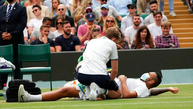 Wimbledon: Nick Kyrgios se retiró en tercera ronda del torneo por lesión