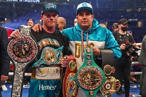 Canelo Álvarez: Eddy Reynoso aseguró que hay negociaciones para enfrentar a Caleb Plant