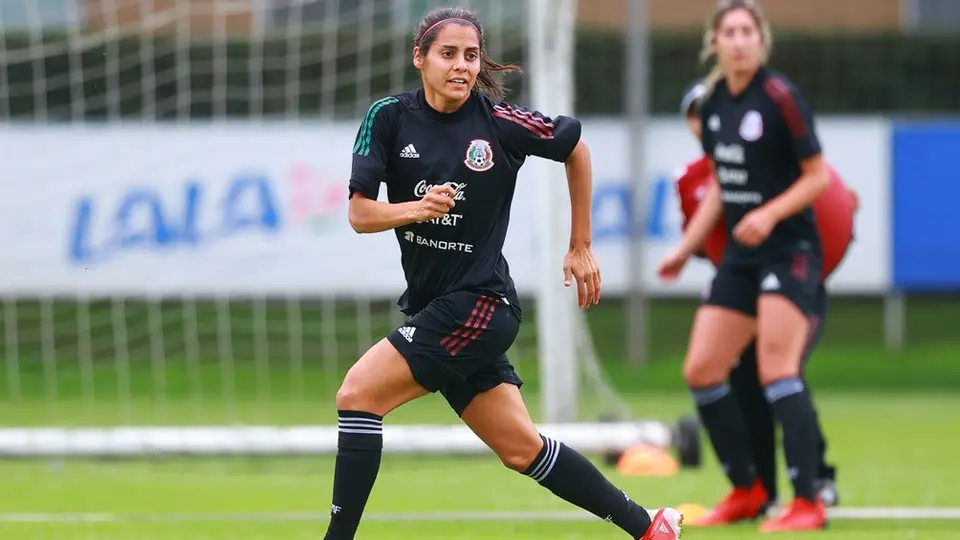 Kenti Robles previo a juego ante Argentina: 'Representaremos el escudo como se merece'