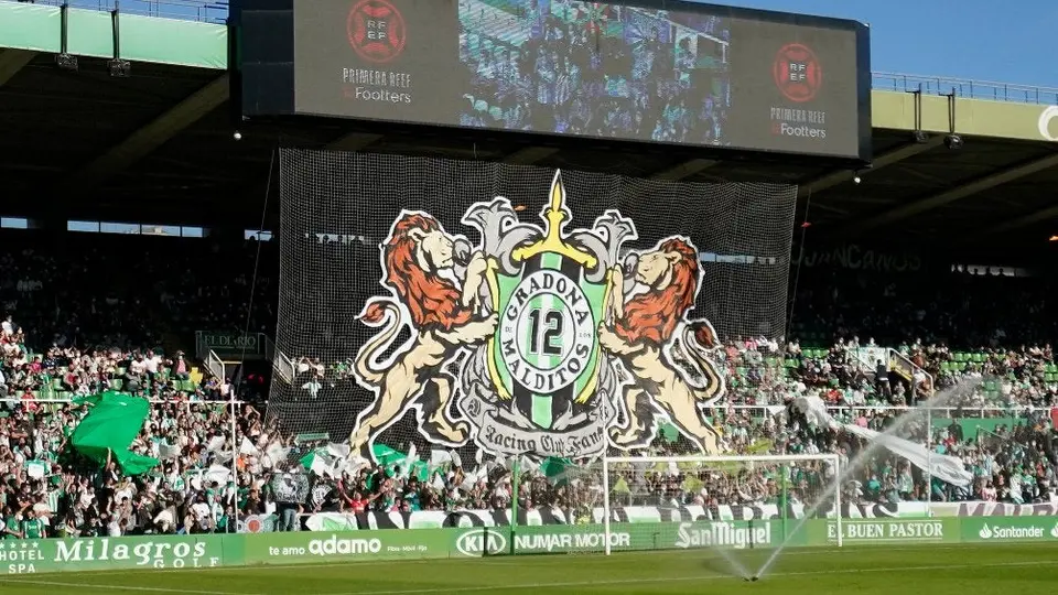 Real Racing Club: Vandalizaron terreno de juego de El Sardinero