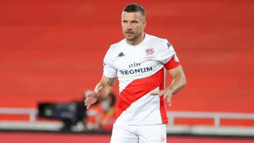 Lukas Podolski: Mandó emotivo mensaje a afición de Querétaro