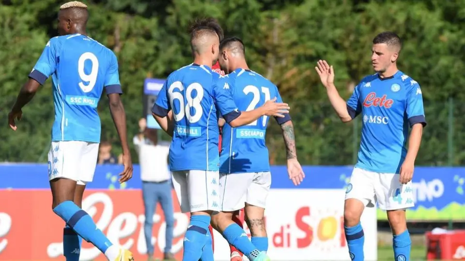 Chucky Lozano: Napoli goleó al Bassa Anaunia en partido de pretemporada