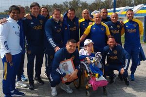 Video: Juan Román Riquelme tuvo un gran gesto con un hincha con capacidades diferentes