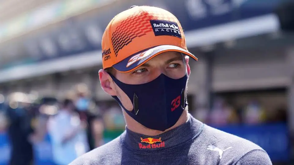 Verstappen mandó indirecta a Checo Pérez: 'Quedé solo como pato frente a escopeta'