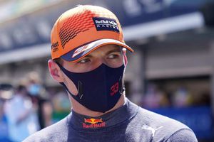 Verstappen mandó indirecta a Checo Pérez: 'Quedé solo como pato frente a escopeta'
