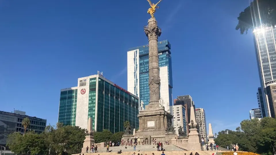 Checo Pérez: Afición mexicana celebró podio del mexicano en el Ángel de la Independencia