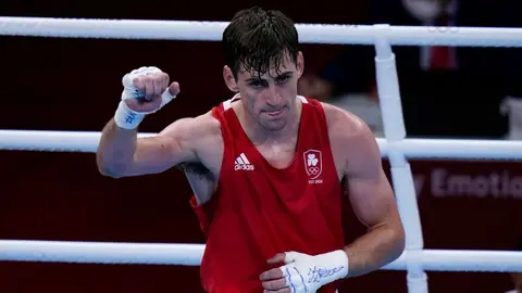 Tokio 2020: Boxeador irlandés quedó fuera de competencia tras lesionarse al festejar