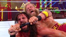 WWE: Edge venció a Seth Rollins en Hell in the Cell