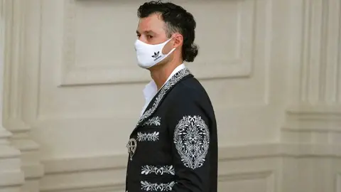 Joe Kelly: Asistió a reunión con Joe Biden en la Casa Blanca con chaqueta de mariachi