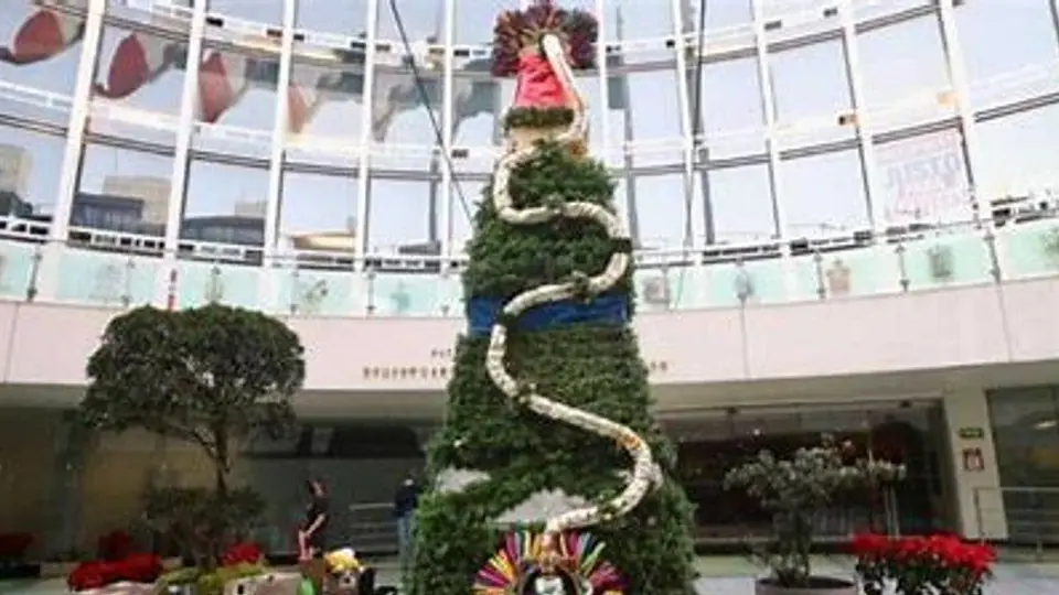 Árbol de Navidad en el Senado, blanco de fuertes críticas por su decoración