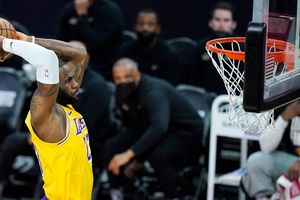NBA: Lakers vino de atrás y empató la serie contra los Suns