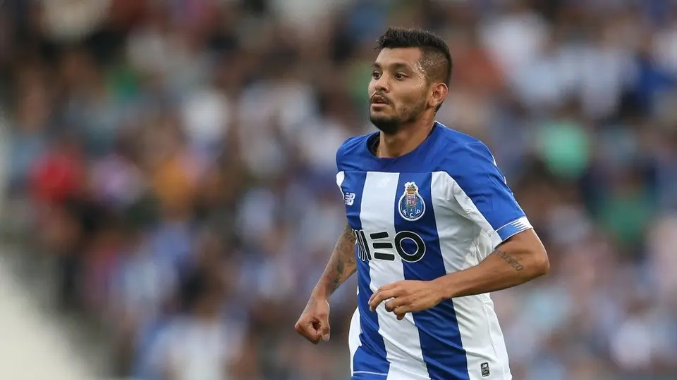Tecatito Corona: Milan presentó primera oferta por el mexicano, aseguran en Italia