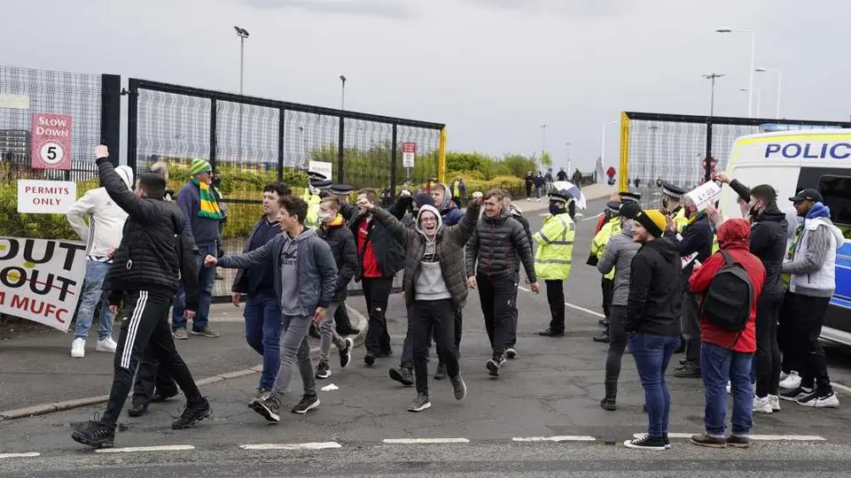 Manchester United: Negó haber dejado pasar a los aficionados a Old Trafford