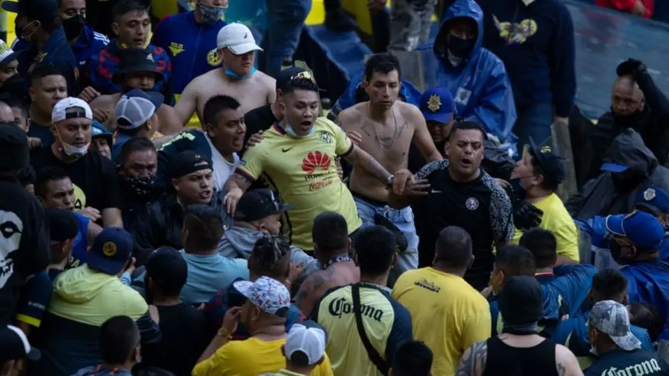 América: Vetó a porras todo el mes por bronca que rompió medidas sanitarias