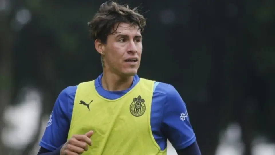 Chivas: Esposa de Cristian Calderón pide un alto a insultos en contra de su familia