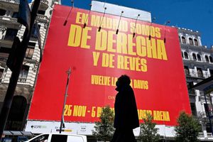 Piqué generó polémica con una manta que anuncia el regreso de la Copa Davis