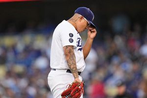 Julio Urías: Dodgers cayó ante Braves y están a una derrota de ser eliminados