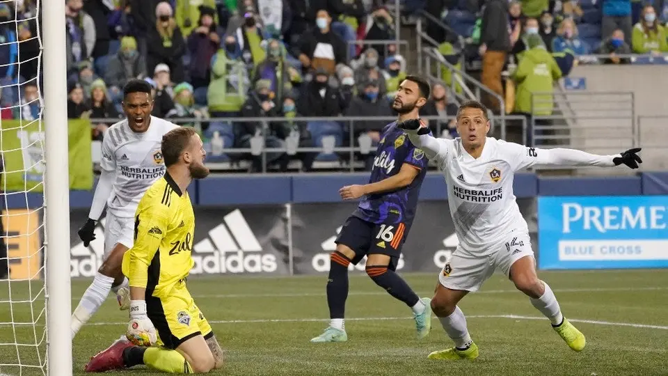 Video: Chicharito, al borde de las lágrimas tras eliminación del Galaxy